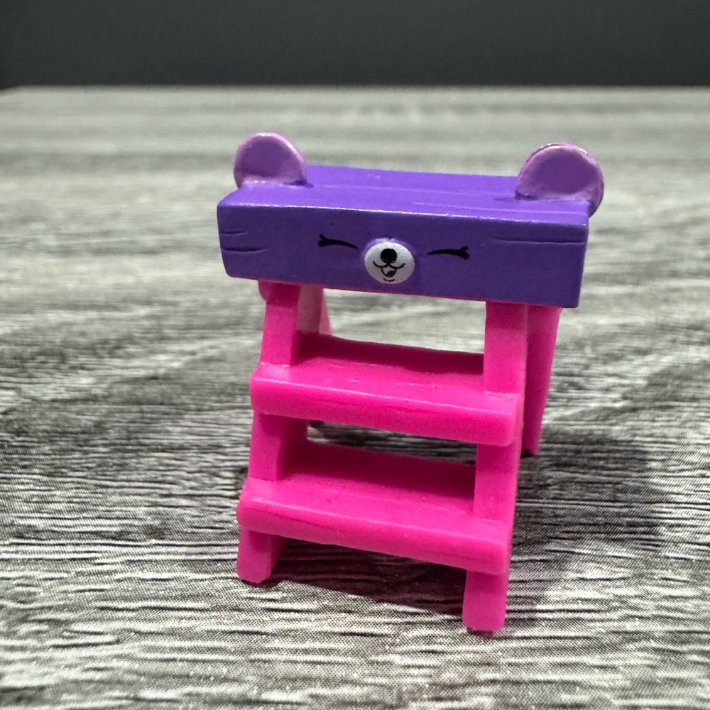 Shopkins | Happy Places Busy Bear: Step Ladder - Collectible Mini Figure